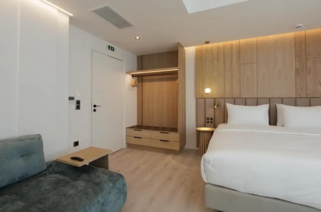 εσωτερικό δωματίου του Hilton Garden Inn στην Αθήνα